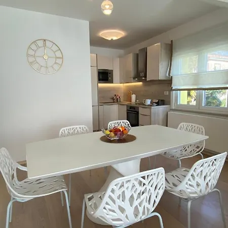 Lägenhet Ria Lungomare